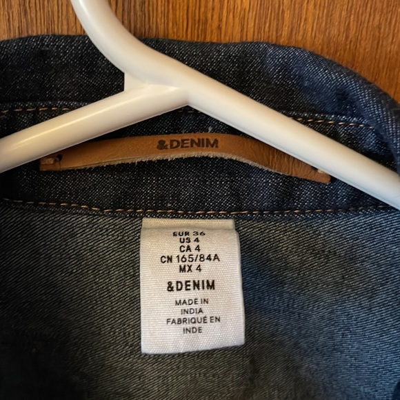 H&M dark denim snap front shirt - Picture 2 of 7